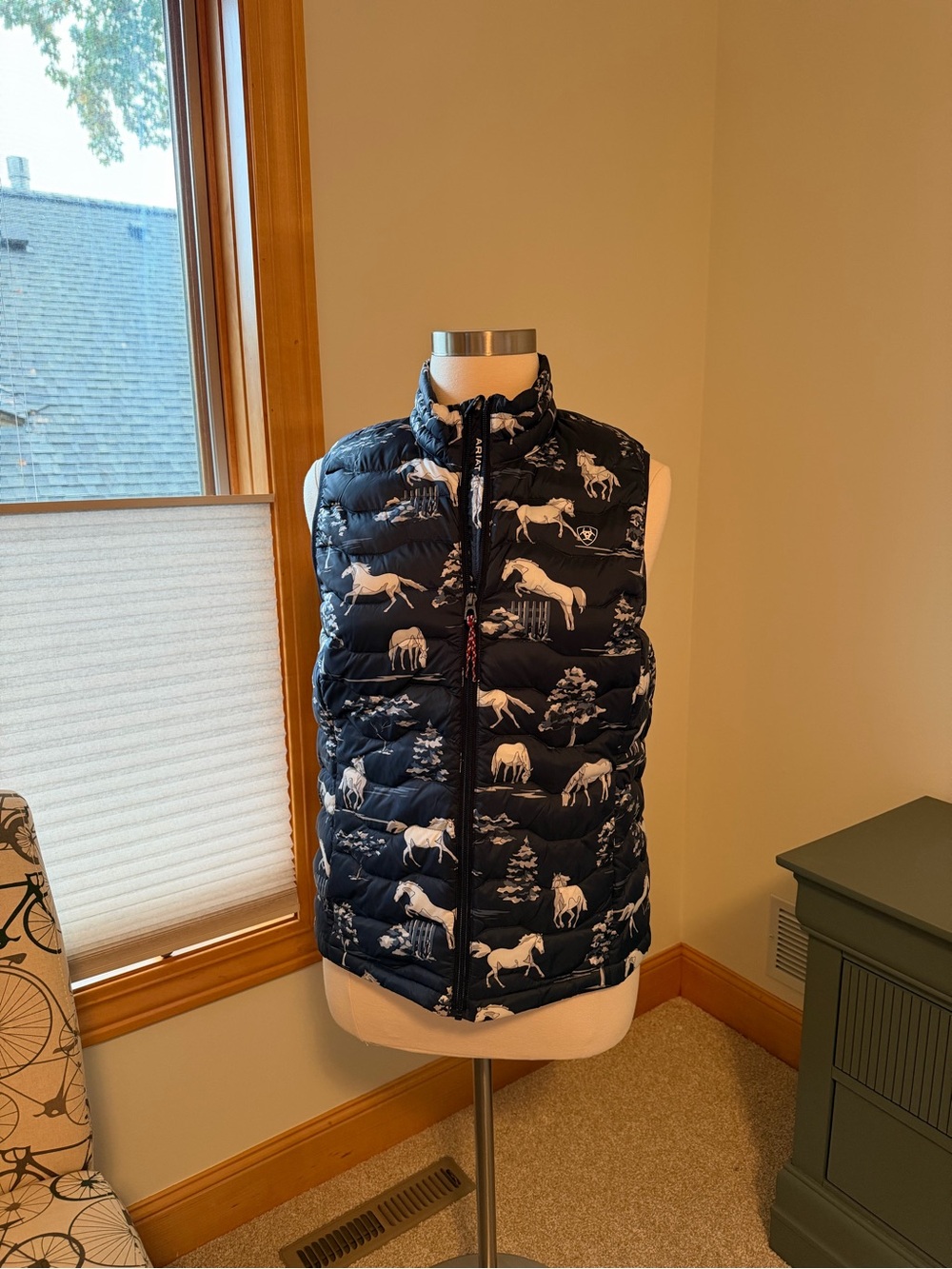 Ariat Womens Navy Horse-Print Puffer Vest